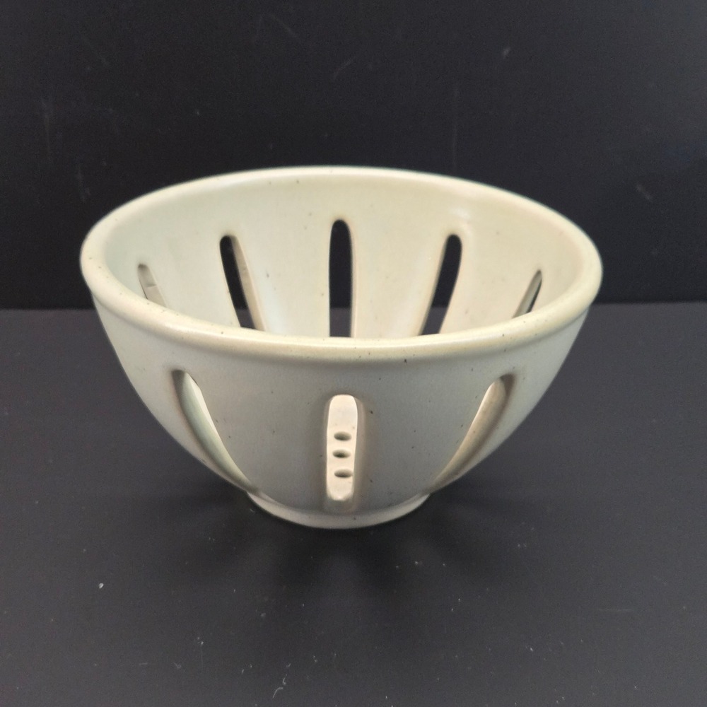 Anthropologie Ceramic‎ Berry Colander Bowl Light Green Slotted Strainer Dish